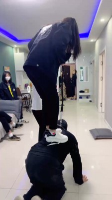 图片[15]_套路直播视频【精神小妹】群调-学生主踢踹/全体重踩踏/转胯喝圣水 bf26612_绳缚吧