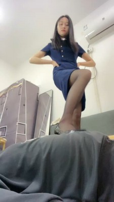 图片[2]_套路直播视频【艾莉】剧情-空姐与机长的故事-黑丝高跟虐踩吃袜子/竖中指鄙视 bf26613_绳缚吧