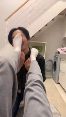 图片[6]_套路直播视频【术术】强制舔脏鞋闻白袜/白袜塞嘴提档/全体重踩踏 bf26631_绳缚吧