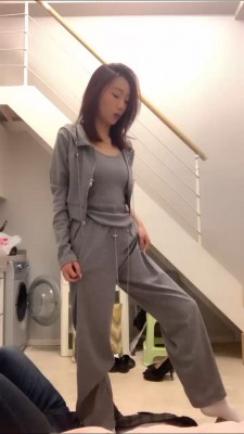 图片[7]_套路直播视频【术术】强制舔脏鞋闻白袜/白袜塞嘴提档/全体重踩踏 bf26631_绳缚吧