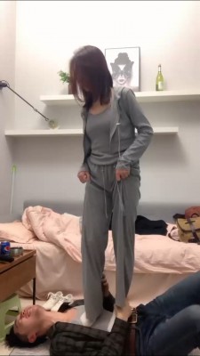 图片[8]_套路直播视频【术术】强制舔脏鞋闻白袜/白袜塞嘴提档/全体重踩踏 bf26631_绳缚吧