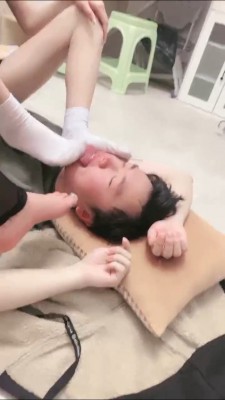 图片[6]_套路直播视频【白茶】恋足晚期必看-双S黑丝白袜踩吃棉袜【双视角版】bf26550_绳缚吧