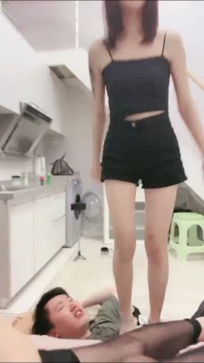 图片[11]_套路直播视频【白茶】恋足晚期必看-双S黑丝白袜踩吃棉袜【双视角版】bf26550_绳缚吧