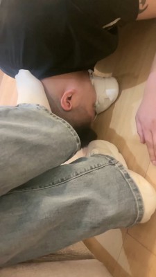 图片[5]_套路直播视频【诺诺子】强制舔脏小白鞋-嘴洗圣水棉袜 bf26474_绳缚吧