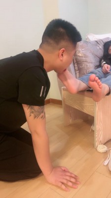 图片[9]_套路直播视频【诺诺子】强制舔脏小白鞋-嘴洗圣水棉袜 bf26474_绳缚吧