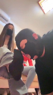 图片[5]_套路直播视频【苏州十三姨】双S小白鞋踩踏+闻原味棉袜 bf26499_绳缚吧