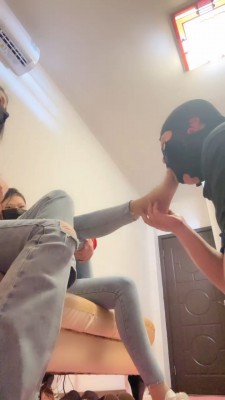 图片[7]_套路直播视频【苏州十三姨】双S小白鞋踩踏+闻原味棉袜 bf26499_绳缚吧