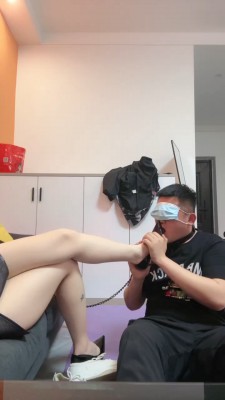 图片[5]_套路直播视频【不期而遇】高跟+小白鞋强制舔/圣水/全体重踩踏 bf26539_绳缚吧