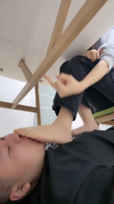 图片[2]_套路直播视频【艾莉】桌下视角-肉丝脚踩狗脸/深喉 bf26556_绳缚吧