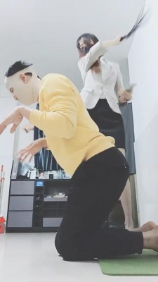图片[3]_套路直播视频【美娜格格】女白领皮鞭训狗/高跟抽耳光/裸足舔插嘴 bf26548_绳缚吧
