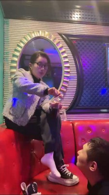 图片[6]_套路直播视频【明明】KTV帆布鞋原味棉袜玩狗【上】 bf26516_绳缚吧