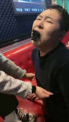 图片[7]_套路直播视频【明明】KTV帆布鞋原味棉袜玩狗【上】 bf26516_绳缚吧
