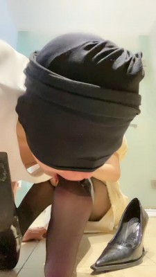 图片[9]_套路直播视频【千条姐】经典-鞋底踩口水喂食-舌头踩断 bf26522_绳缚吧