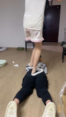 图片[10]_套路直播视频【全国最贱】开发精神小妹做S-人体擦鞋器/全体重踩踏 bf26478_绳缚吧