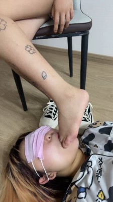 图片[12]_套路直播视频【全国最贱】开发精神小妹做S-人体擦鞋器/全体重踩踏 bf26478_绳缚吧