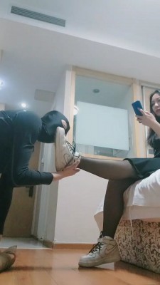 套路直播视频【麒麟女皇】双S-黑丝+棉袜长靴踩脚垫 bf26483_绳缚吧