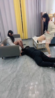 图片[3]_套路直播视频【天津女仆店】双素人萝莉女仆踩狗-全体重踩踏-骑马 bf26470_绳缚吧