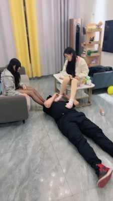 图片[5]_套路直播视频【天津女仆店】双素人萝莉女仆踩狗-全体重踩踏-骑马 bf26470_绳缚吧