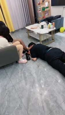 图片[11]_套路直播视频【天津女仆店】双素人萝莉女仆踩狗-全体重踩踏-骑马 bf26470_绳缚吧