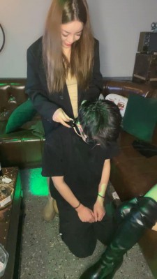 图片[9]_套路直播视频【宠儿】双S长筒靴KTV调-遛狗骑马/踩踏踢踹/耳光sp/深喉 bf26466_绳缚吧