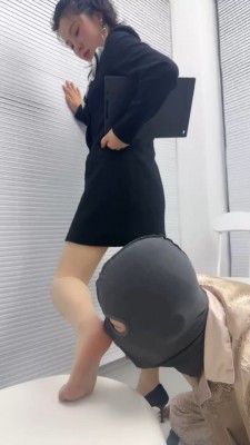 图片[7]_套路直播视频【狗哥】银行白领高跟踩狗舌-原味肉丝脚捂狗 bf26453_绳缚吧