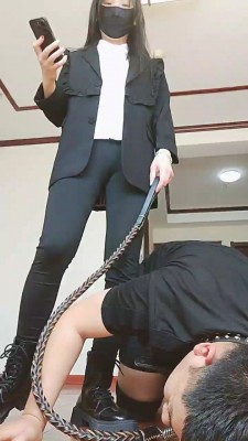 图片[5]_【申小悦】短靴提档/骑马遛狗/喝口水晨尿/脚深喉 bf26897_绳缚吧