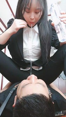 图片[10]_【申小悦】短靴提档/骑马遛狗/喝口水晨尿/脚深喉 bf26897_绳缚吧