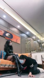 【禾末】剧情-深夜面试老师男/皮衣皮靴踩虐/藤条抽/腿夹狗 bf26937_绳缚吧