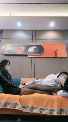 图片[2]_【禾末】剧情-深夜面试老师男/皮衣皮靴踩虐/藤条抽/腿夹狗 bf26937_绳缚吧