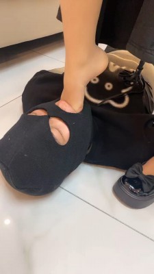 图片[2]_【言言】双S素人首调-运动鞋+裸足舔/踩踏 bf26933_绳缚吧