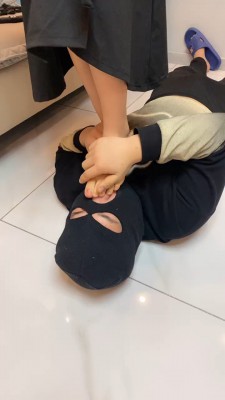 图片[3]_【言言】双S素人首调-运动鞋+裸足舔/踩踏 bf26933_绳缚吧