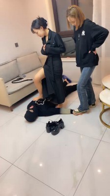 图片[4]_【言言】双S素人首调-运动鞋+裸足舔/踩踏 bf26933_绳缚吧