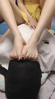 图片[6]_【丫丫啊】裸足狂舔/下跪狂抽连环耳光 bf26924_绳缚吧