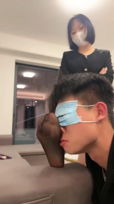 图片[7]_【桃酥】求调学弟被虐-踩踏/拖鞋耳光/闻舔裸足黑丝脚 bf26927_绳缚吧