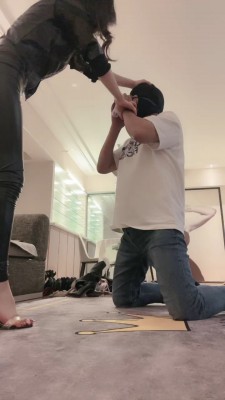 图片[8]_【萱萱】袜子堵嘴长靴重度提档/耳光/碾压狗头/高跟狂舔 bf27005_绳缚吧