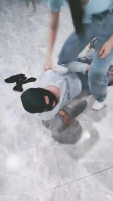 图片[8]_【小狐狸S】双S-小白鞋白袜全体重踩踏/骑马/踢踹 bf26954_绳缚吧