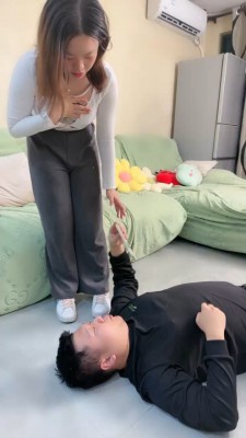 图片[4]_【素人星探】开发素人小姐姐-掐脖/揪耳朵/踩踏/耳光 bf26974_绳缚吧