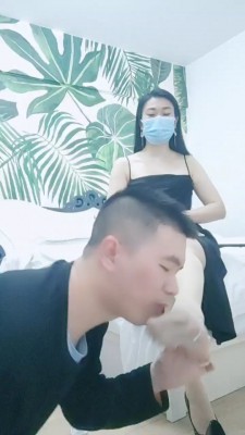 【重庆男神】180南航空姐调-闻舔原味肉丝脚/提档/踩踏脚喂酸奶 bf26923_绳缚吧