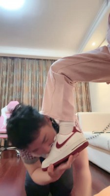 图片[5]_【桃幼幼】健身回家原味辱狗-吃袜子/踩踏舔脏鞋/耳光抽 bf26936_绳缚吧
