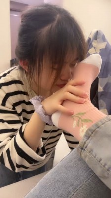 图片[5]_【橘子没熟】母畜-开发闺蜜做狗-下跪伺候/舔运动鞋/闻鞋袜转胯 bf26917_绳缚吧
