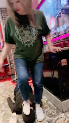 图片[14]_【小妮】双S-白袜脏鞋气味羞辱/骑马人体坐垫/全体重踩 bf26939_绳缚吧