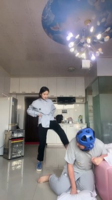 图片[8]_【精神小妹】双S入圈-超重度踢踹/踩踏-非人虐打【双视角版】bf26904_绳缚吧