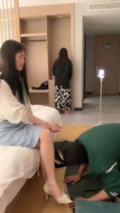 【叶娘】双学生S-耳光抽/狂舔双主脏高跟/转胯鞭打【双视角版】bf26875_绳缚吧