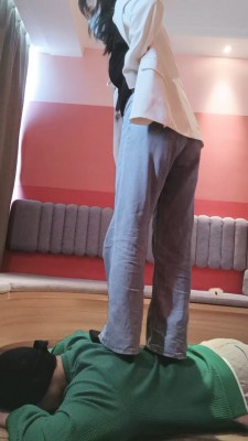 图片[3]_【嗯哼S】高跟裸足踩踏喂食 bf26861_绳缚吧