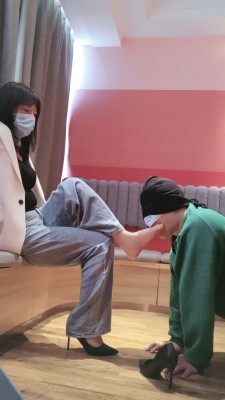 图片[5]_【嗯哼S】高跟裸足踩踏喂食 bf26861_绳缚吧