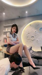 【简一】长腿车模S-高跟踩狗舌/口水拉丝/舔大腿诱惑 bf26887_绳缚吧