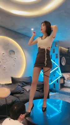 图片[4]_【简一】长腿车模S-高跟踩狗舌/口水拉丝/舔大腿诱惑 bf26887_绳缚吧