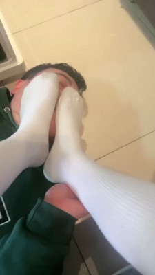 图片[2]_【苏儿】长靴过膝白袜碾压脚垫/白袜塞嘴 bf26866_绳缚吧