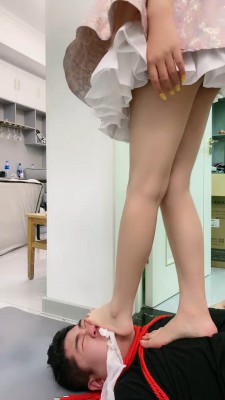 图片[10]_【麋鹿银儿】洛丽塔素人高跟白丝踩踏/裸足深喉吃袜子 bf26865_绳缚吧