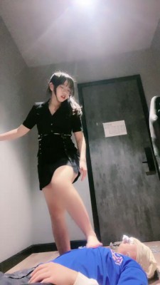 图片[9]_【甜桃】学生S白袜塞嘴/全体重踩/狂抽耳光/喂吐口水 bf26884_绳缚吧